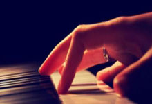 膝盖伤情反复！皇马门神欧冠出战阿森纳存疑 二门或打封闭上场.